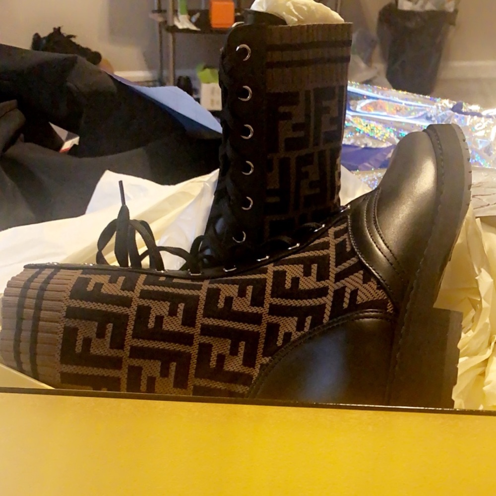 100% Authentic Fendi Logo Lace-Up Boots. Worn twice. They are too big for me!